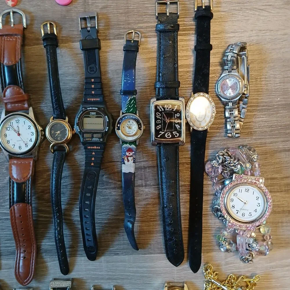 Huge Watch Lot of 50+ Mixed Brands Vintage & Modern Parts/Repair Untested-Box Z2
